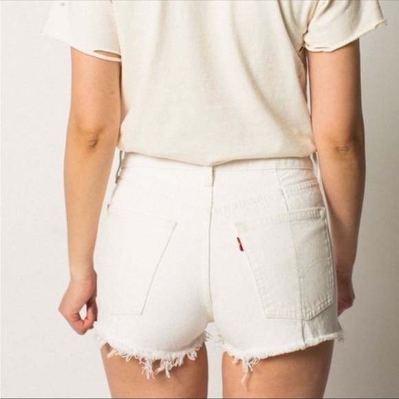 Levi’s 501 Altered Zip White Jean Shorts - Picture 3 of 8